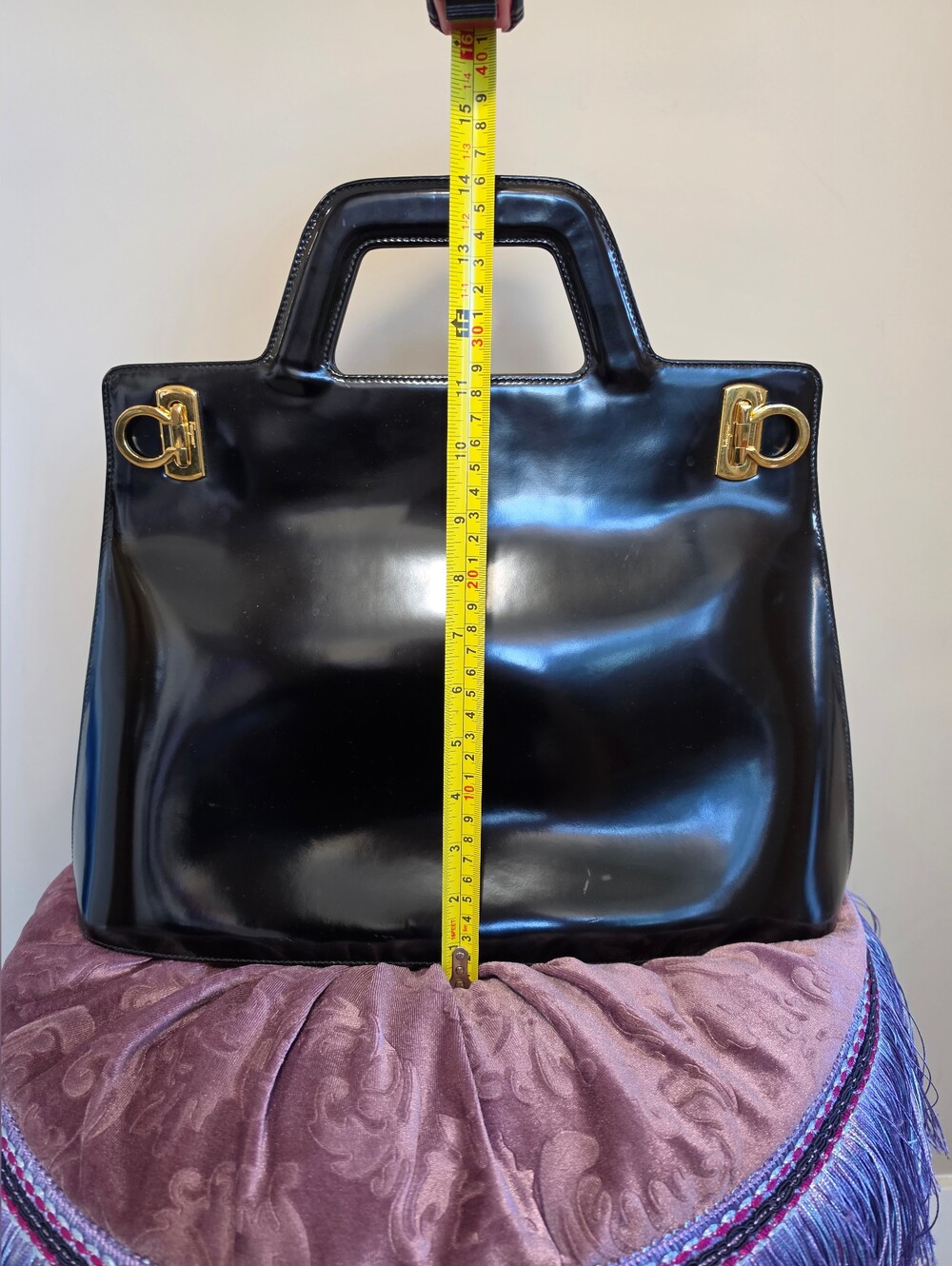 Ferragamo Wanda Black Patent Top-Handle handbag with strap - Picture 9 of 15